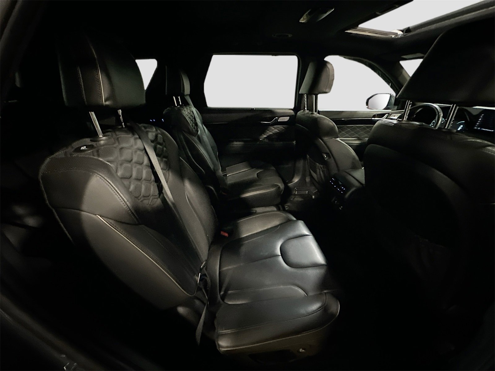 Used 2022 Hyundai Palisade Calligraphy w/ Winter Package image 30