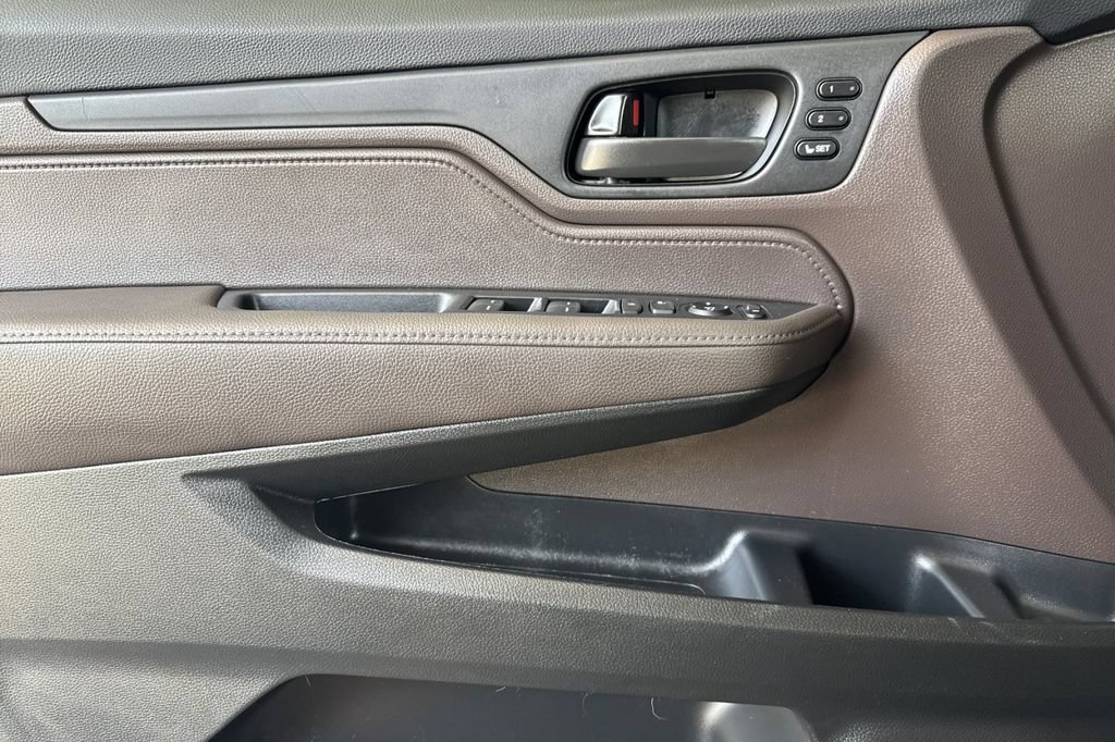 Used 2023 Honda Odyssey EX-L image 11