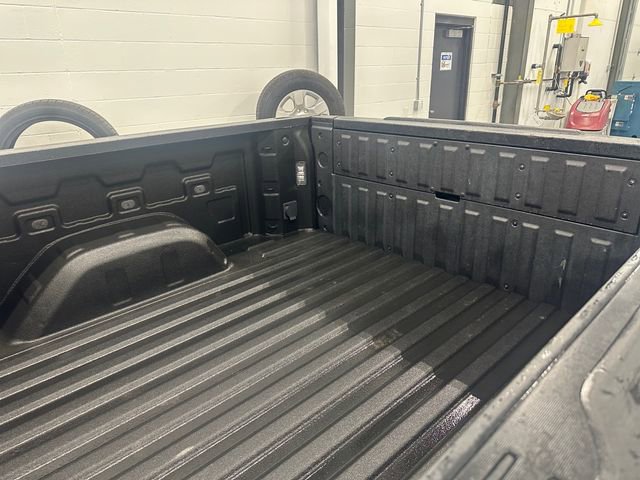 Used 2023 GMC Sierra 1500 SLT w/ SLT Convenience Package image 18