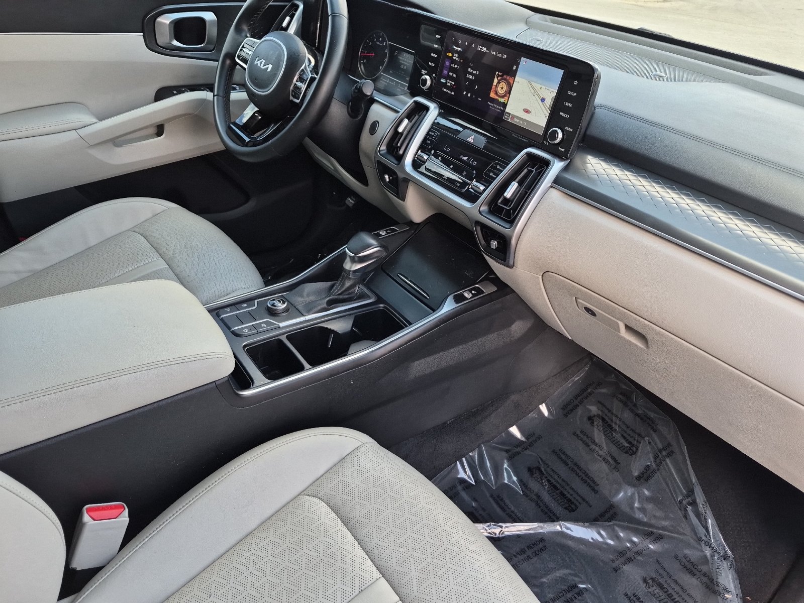 Used 2022 Kia Sorento S FWD image 15