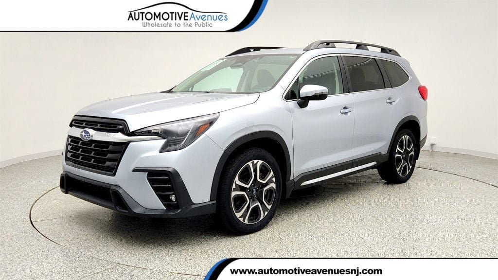 Used 2023 Subaru Ascent Limited AWD/4WD image 1