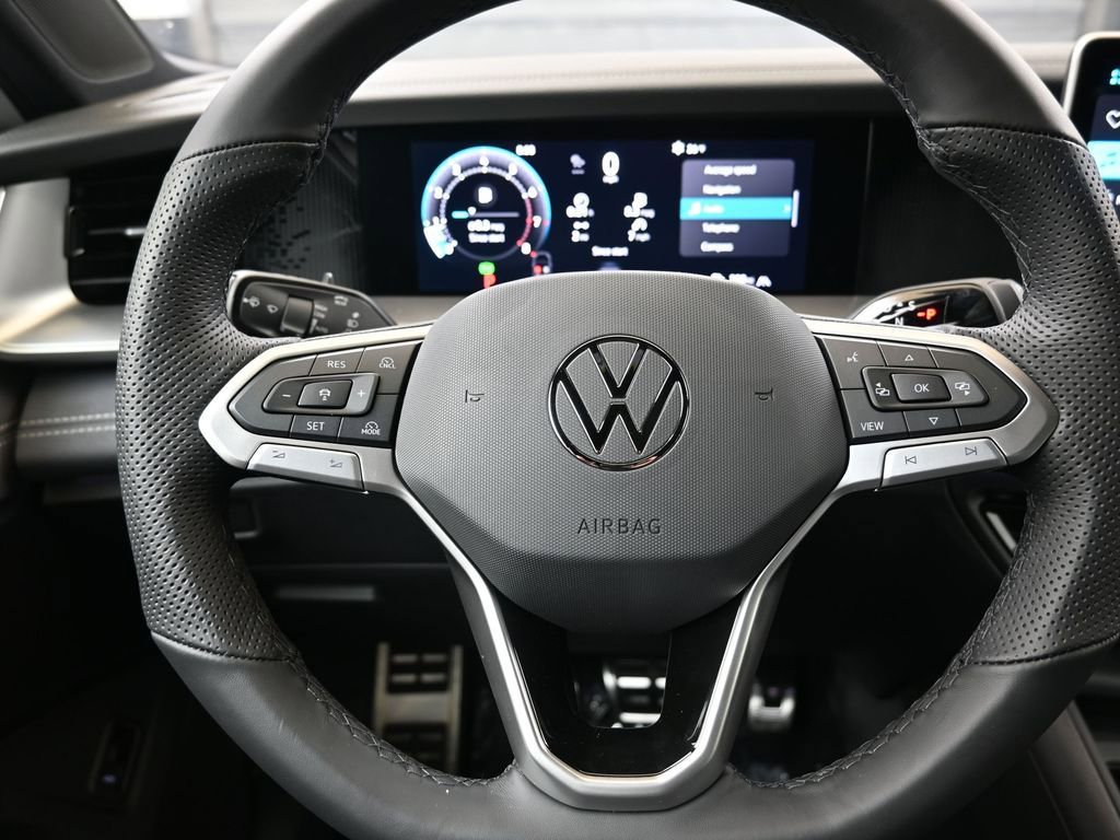 New 2026 Volkswagen Tiguan SE R-Line image 25