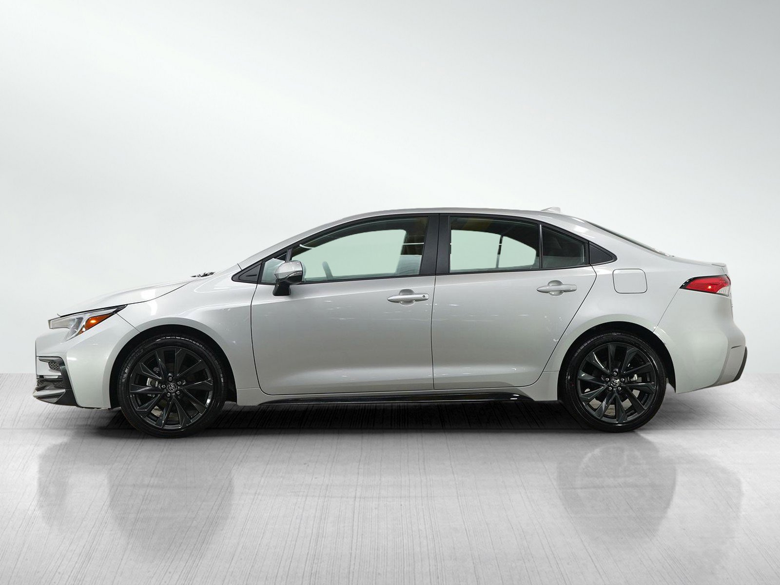 Used 2026 Toyota Corolla SE image 2