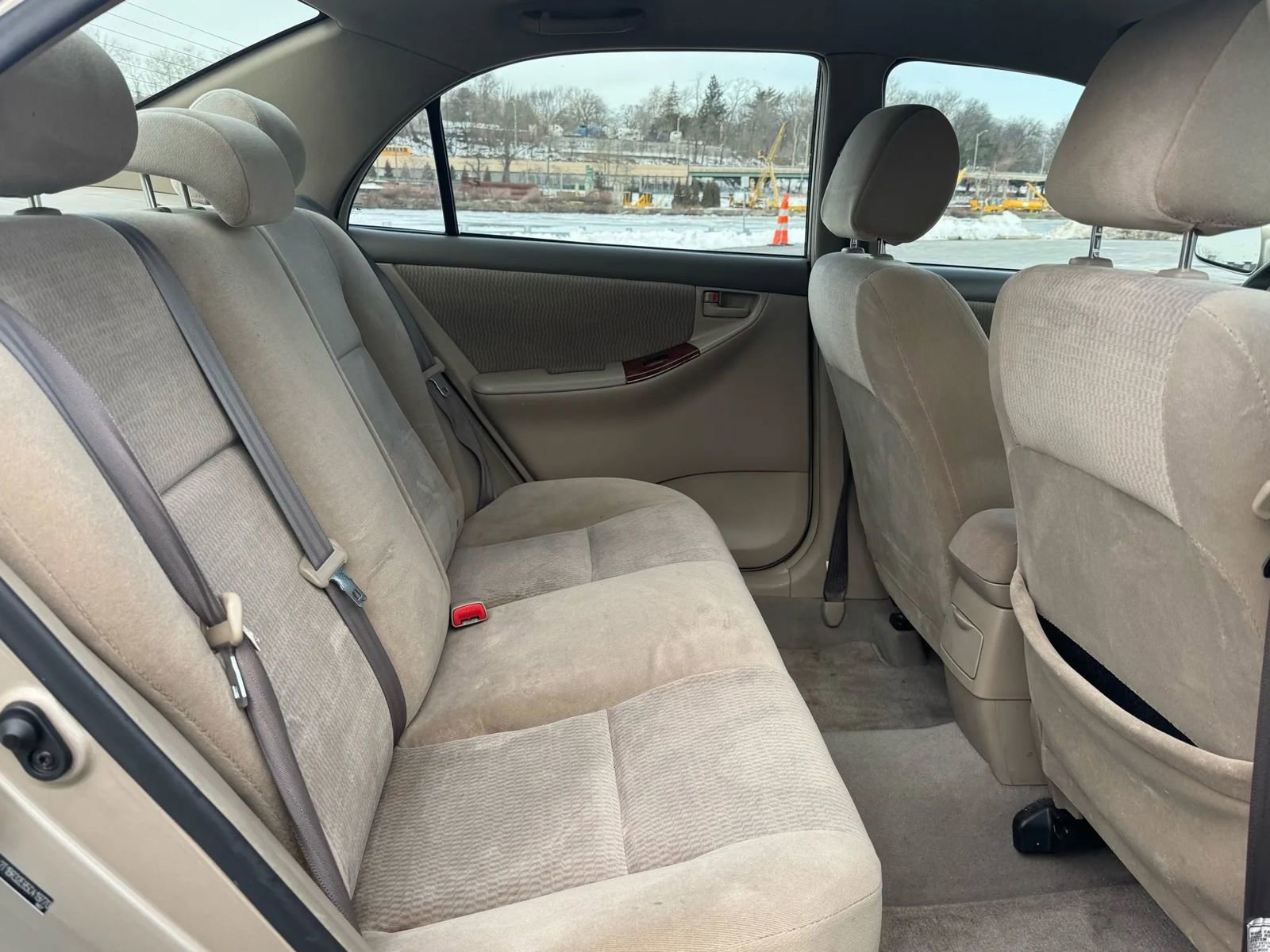 Used 2005 Toyota Corolla LE image 19