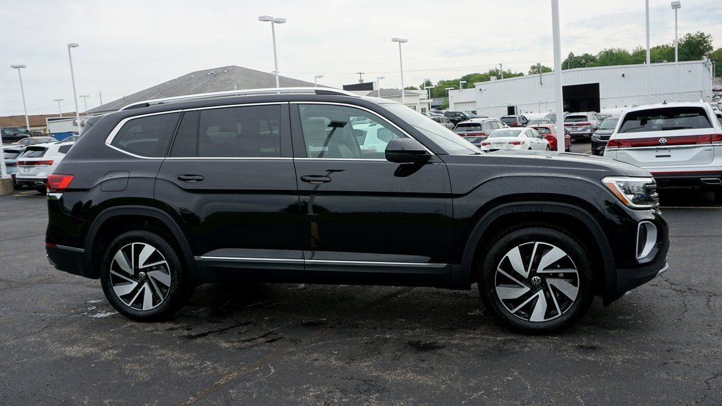 New 2025 Volkswagen Atlas SEL image 3