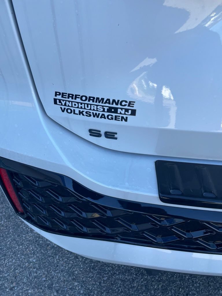 New 2026 Volkswagen Tiguan SE R-Line AWD/4WD image 8