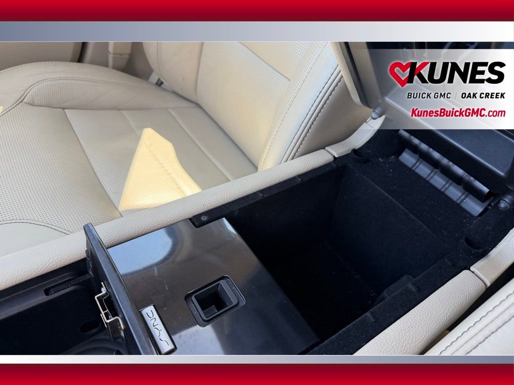 Used 2016 Ford Taurus Limited w/ Equipment Group 301A image 17