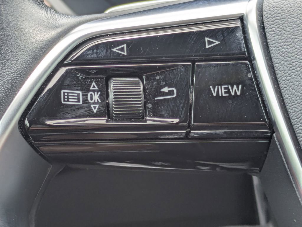 Used 2021 Audi e-tron Premium Plus w/ Premium Plus Package AWD/4WD image 26