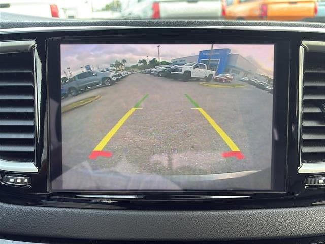Used 2025 Chrysler Pacifica Select FWD image 24