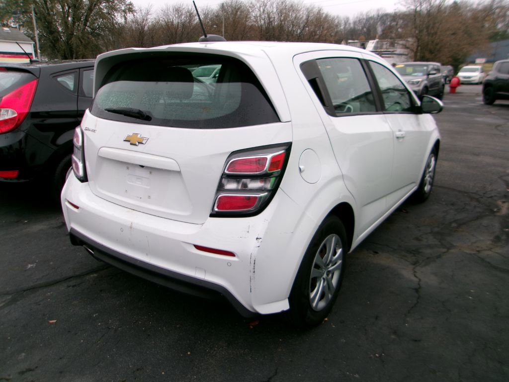 Used 2020 Chevrolet Sonic LT image 3