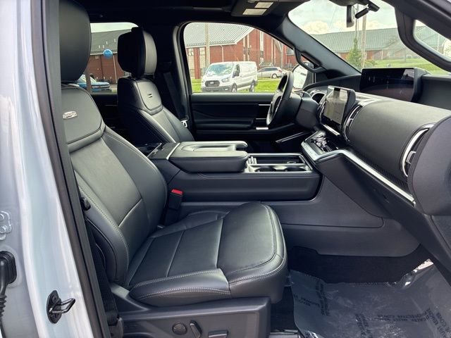 New 2026 Ford Expedition Platinum w/ Stealth Performance Package image 38