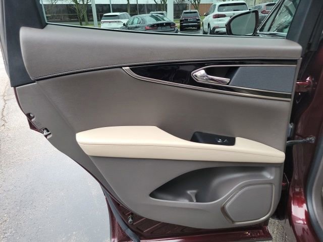 Used 2023 Lincoln Nautilus AWD w/ Premium Package image 19