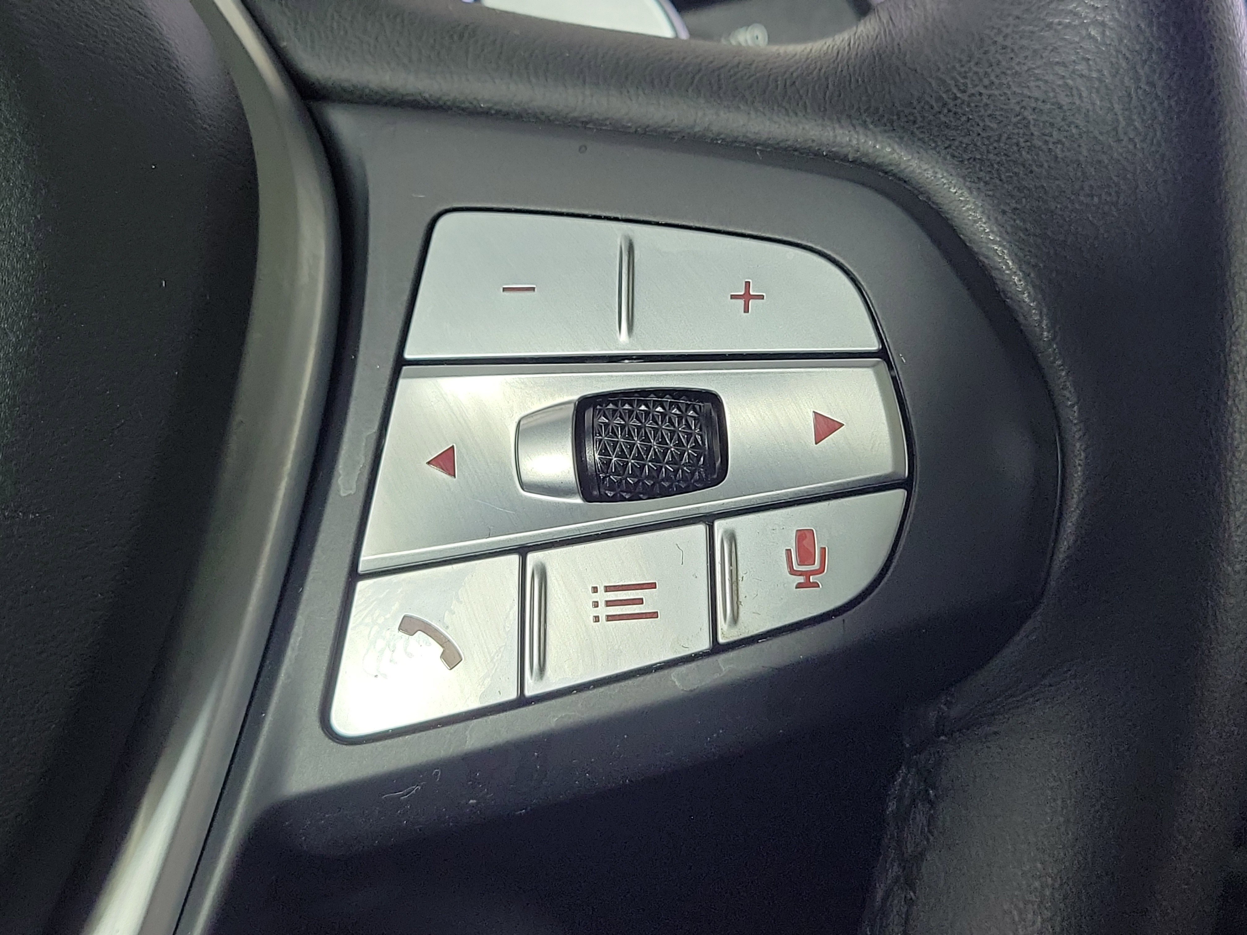 Certified 2023 BMW X4 xDrive30i w/ Premium Package image 14