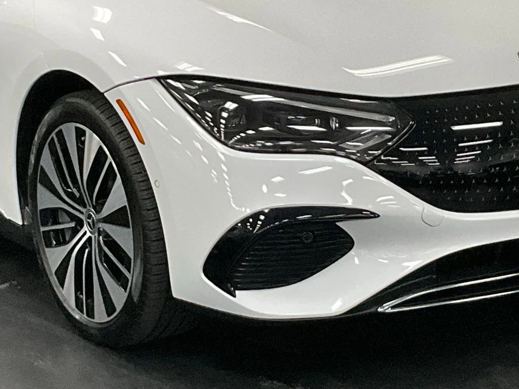 Used 2024 Mercedes-Benz EQE 500 4MATIC Sedan image 4