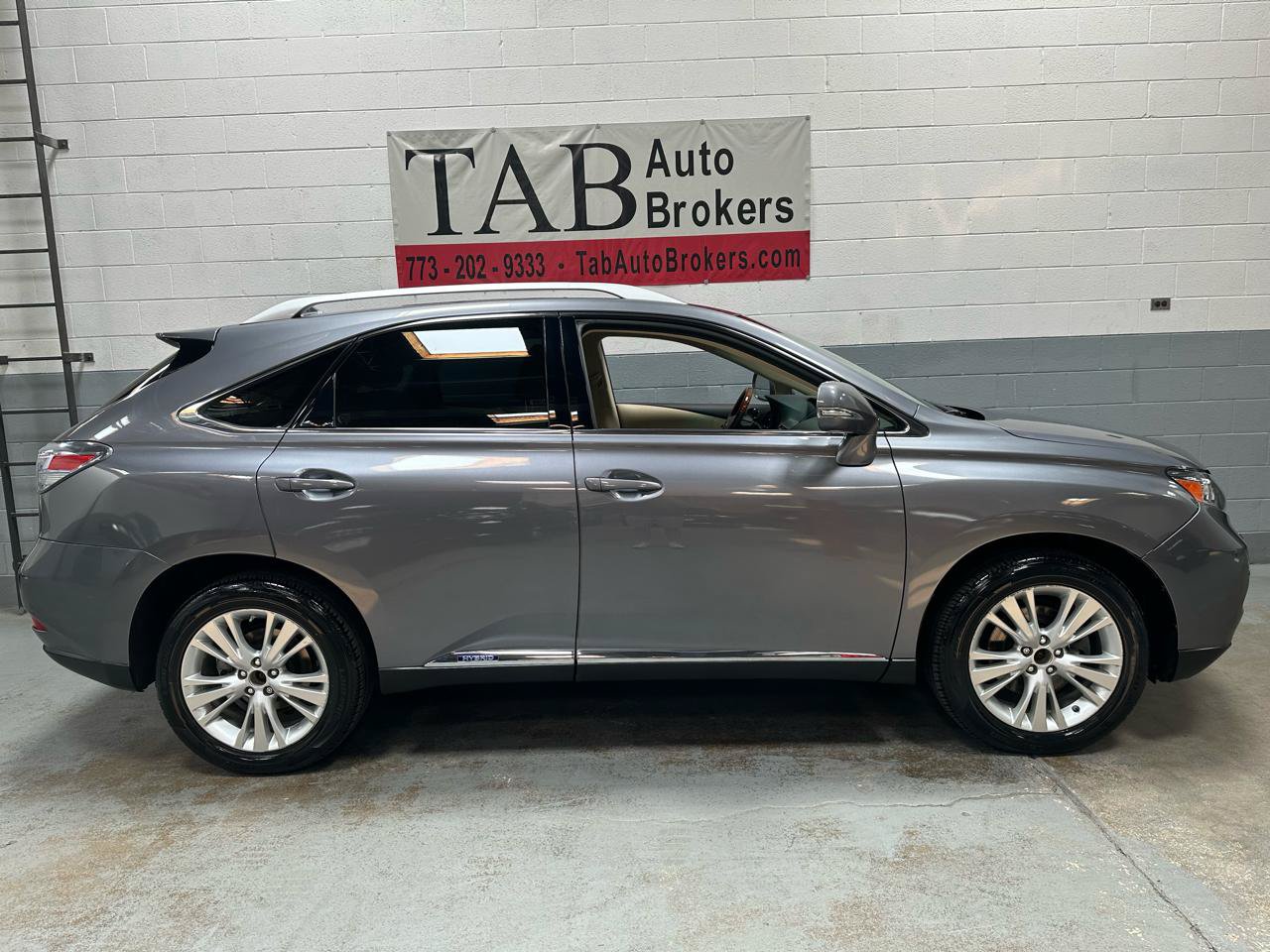 Used 2012 Lexus RX 450h AWD w/ Premium Pkg image 2