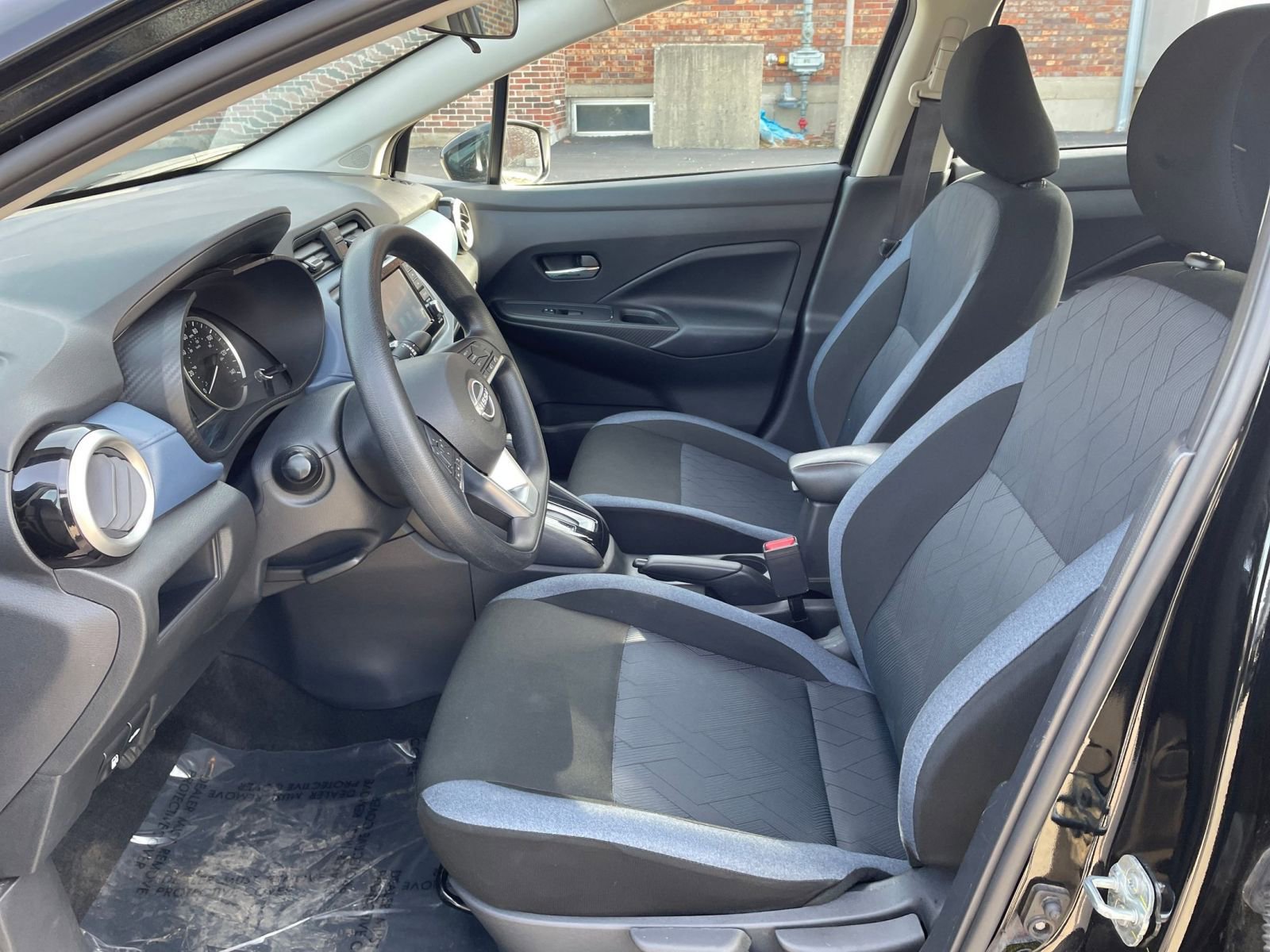 Used 2025 Nissan Versa SV w/ Trunk Package image 24