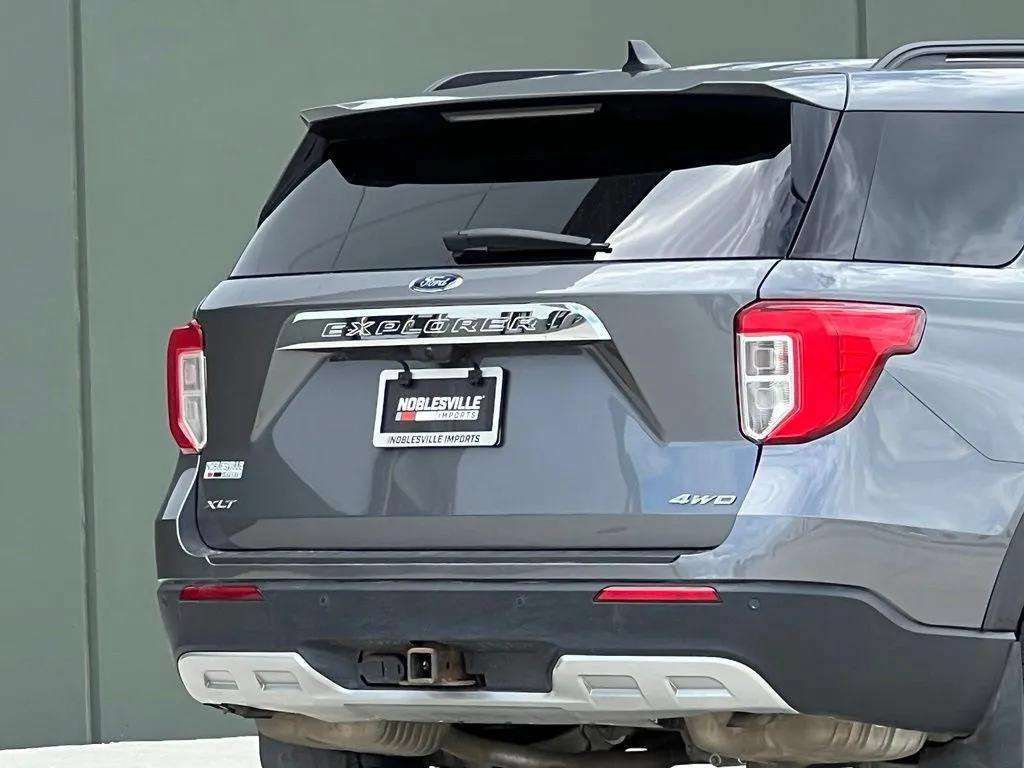 Used 2022 Ford Explorer XLT w/ Equipment Group 202A AWD/4WD image 34