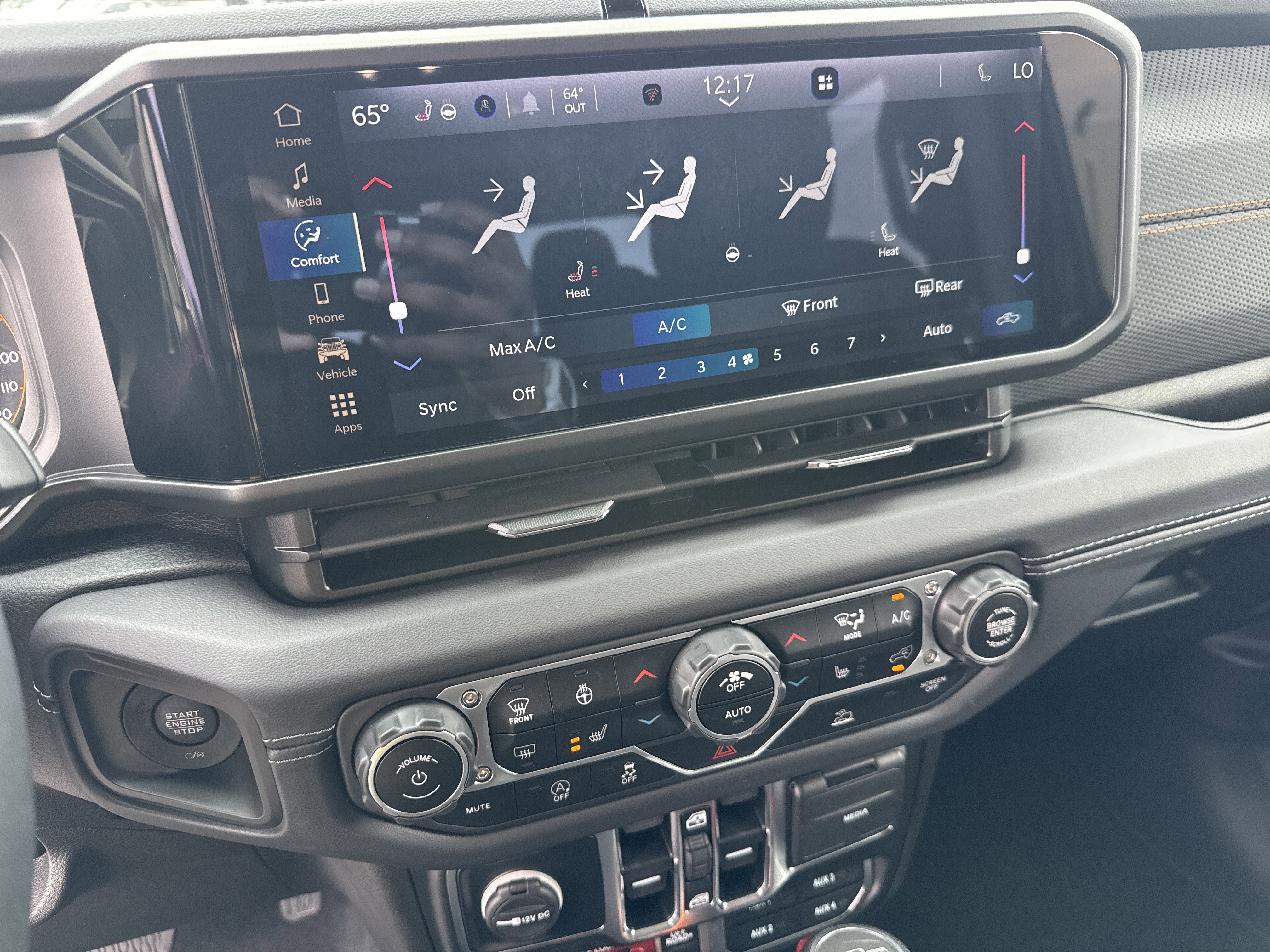 Used 2025 Jeep Gladiator Mojave w/ Convenience Group image 32