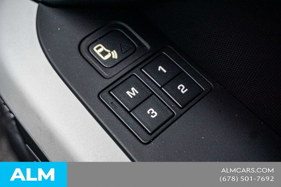 Used 2023 Land Rover Defender 110 X-Dynamic SE AWD/4WD image 59