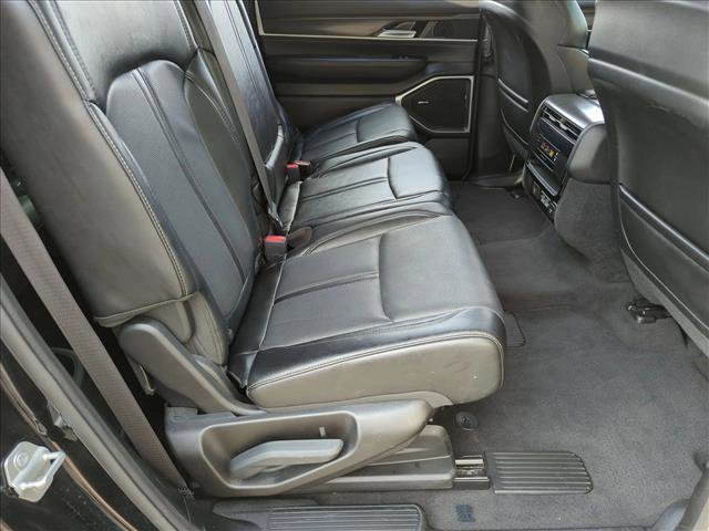 Used 2024 Jeep Wagoneer L Series II w/ Flexible Seating Group image 20