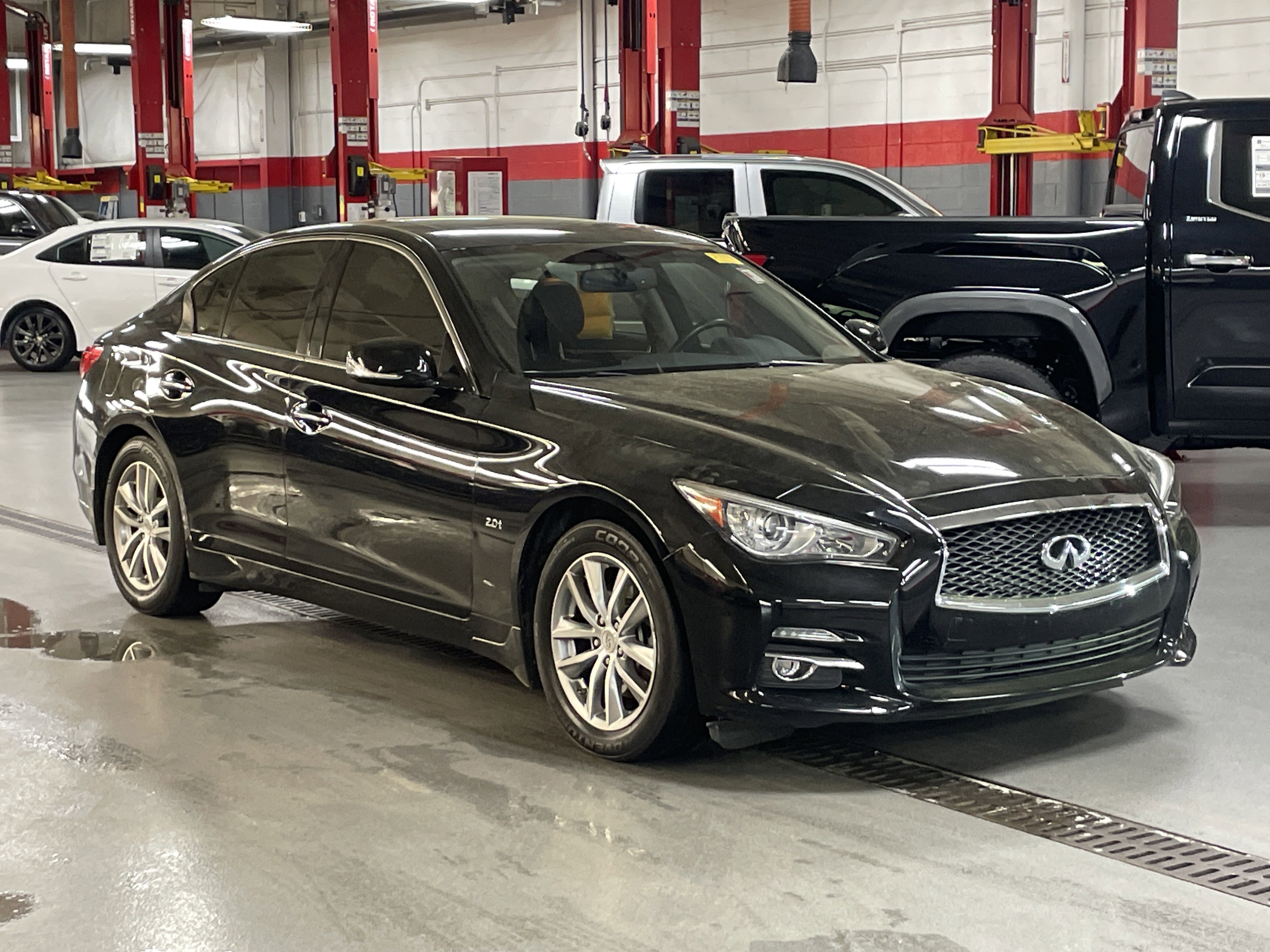 Used 2016 INFINITI Q50 Premium w/ 2.0T Premium Plus Package image 2