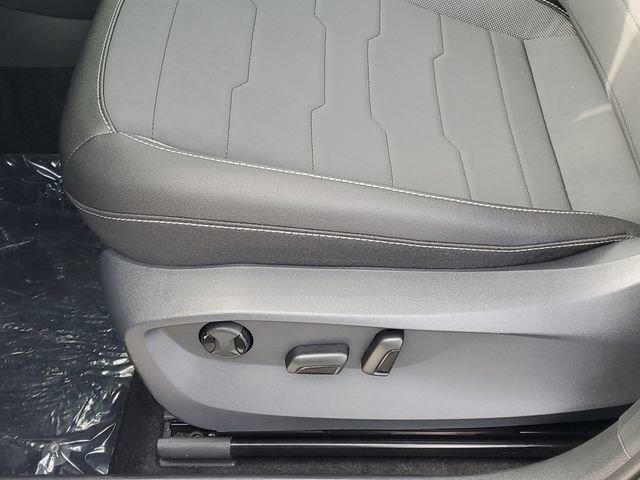 New 2026 Volkswagen Taos SE FWD image 12