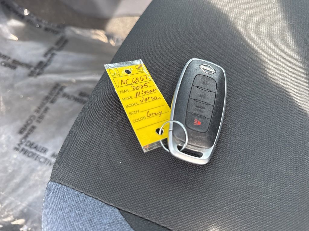 Used 2025 Nissan Versa SV FWD image 30