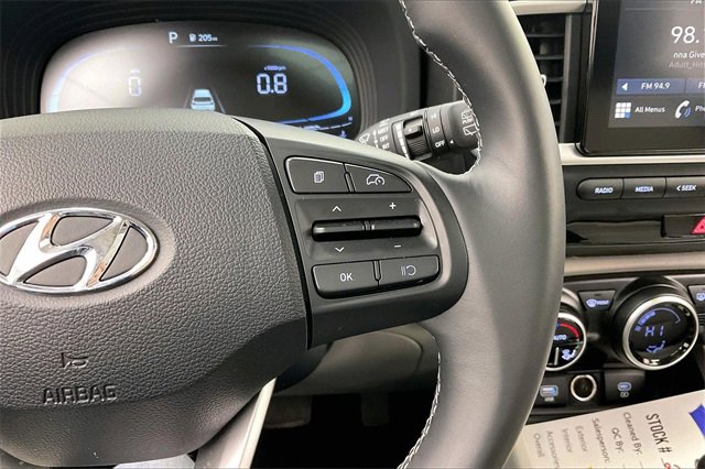 Used 2024 Hyundai Venue SEL image 24