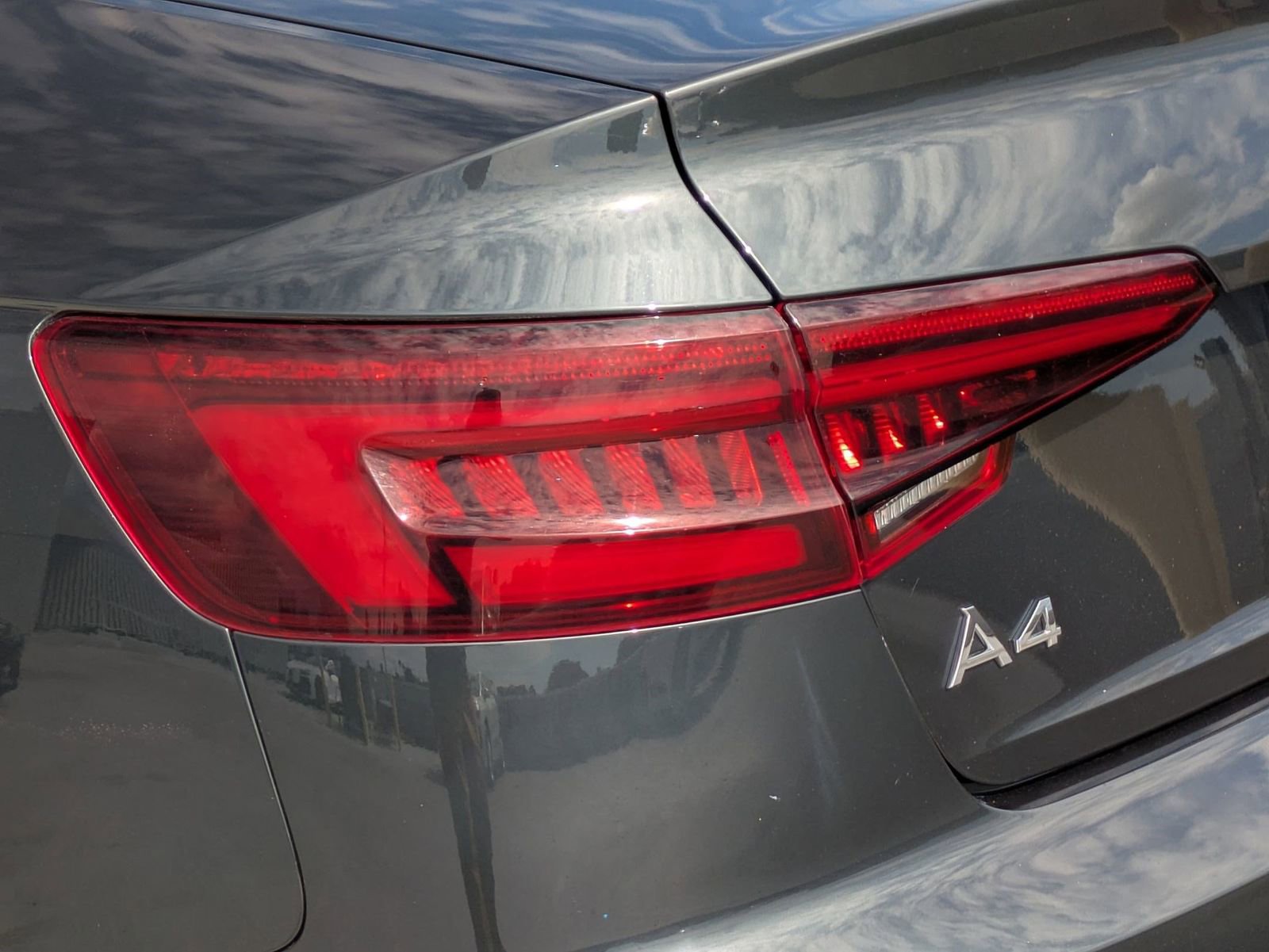 Used 2018 Audi A4 2.0T Ultra Premium Plus w/ Premium Plus Package image 18