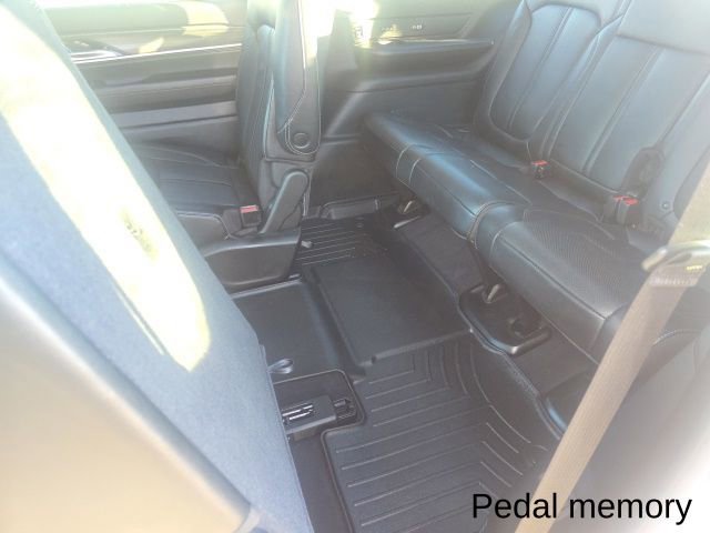 Used 2023 Jeep Wagoneer Series III w/ Convenience Group I image 26