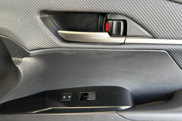 Used 2026 Toyota Camry SE w/ Multimedia Upgrade Package FWD image 15