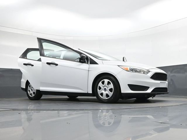 Used 2015 Ford Focus S image 42