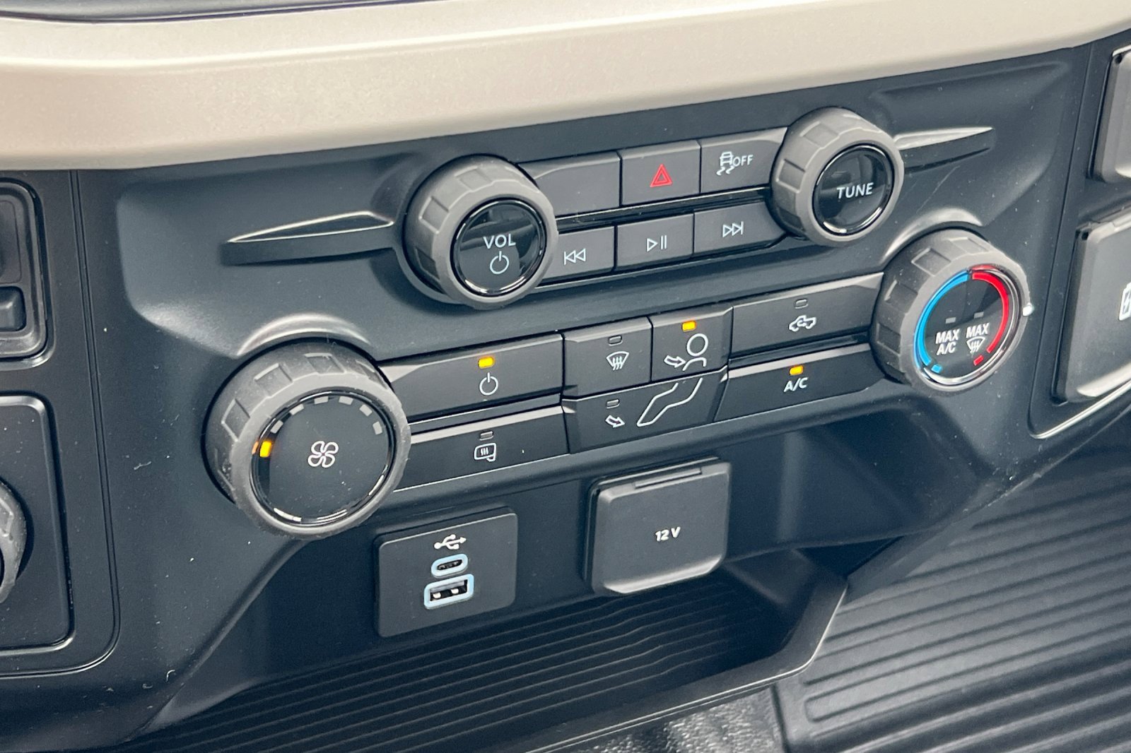 New 2026 Ford F250 XL w/ XL Chrome Package image 14