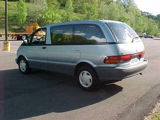 Used 1991 Toyota Previa LE RWD image 9