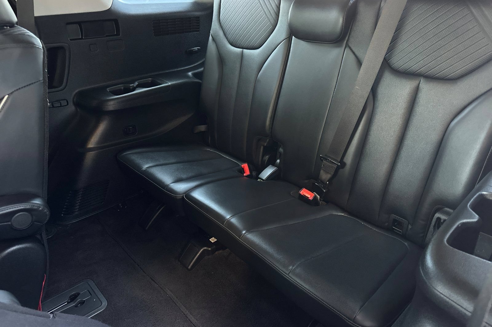 Used 2024 Hyundai Palisade SEL FWD image 19