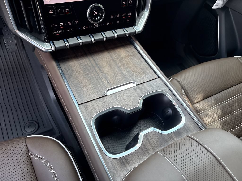 New 2026 GMC Acadia Denali Ultimate w/ LPO, Floor Liner Package AWD/4WD image 21