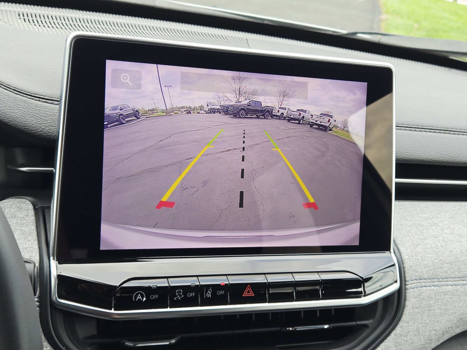 Used 2023 Jeep Compass Latitude image 28