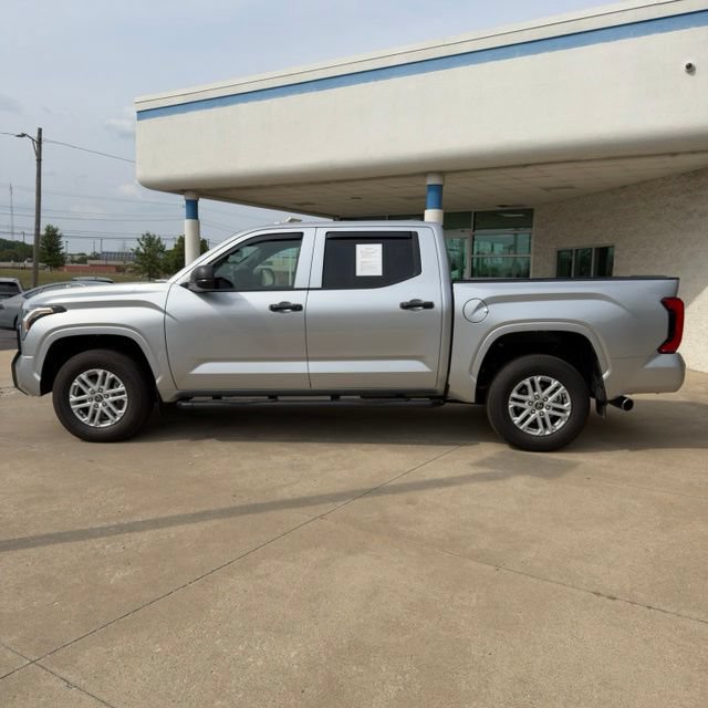 Used 2025 Toyota Tundra SR w/ SR Tow Package AWD/4WD image 2