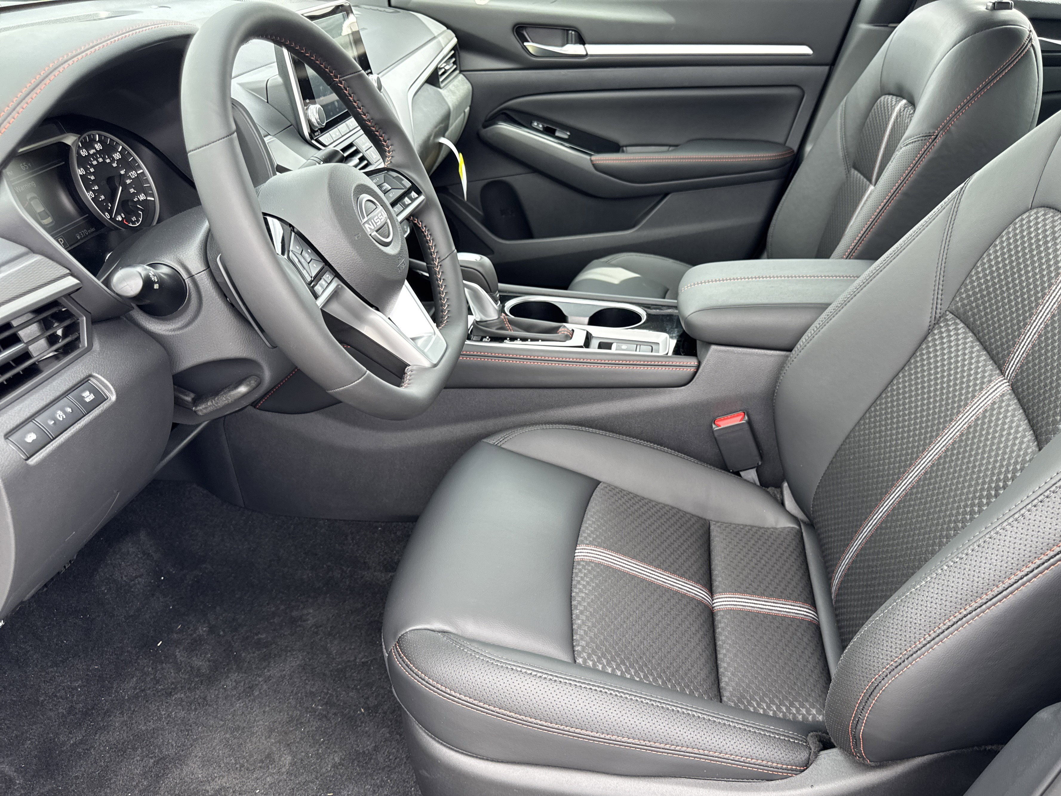 New 2025 Nissan Altima 2.5 SR AWD/4WD image 11