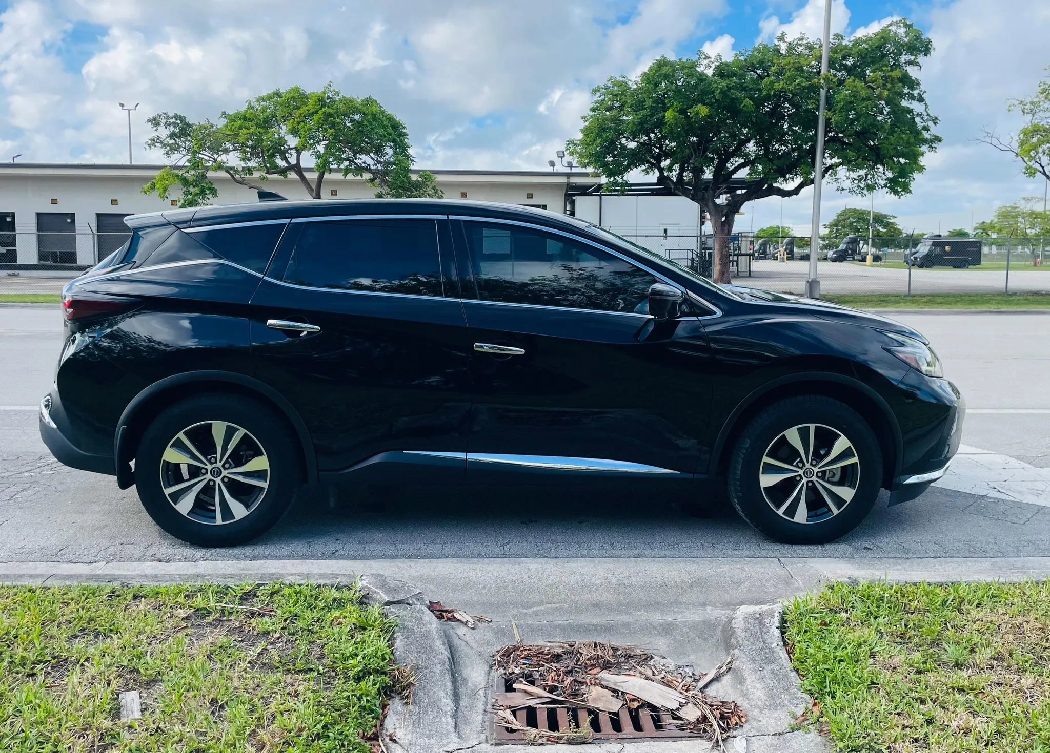 Used 2023 Nissan Murano S AWD/4WD image 6