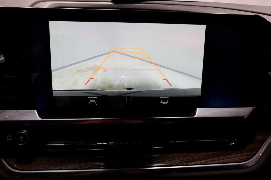 Used 2022 Chevrolet Silverado 1500 LT image 2