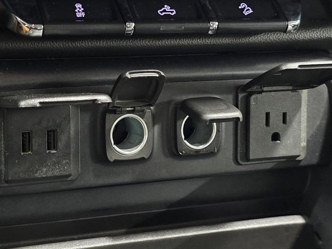 Used 2016 Chevrolet Silverado 1500 LTZ Z71 image 30