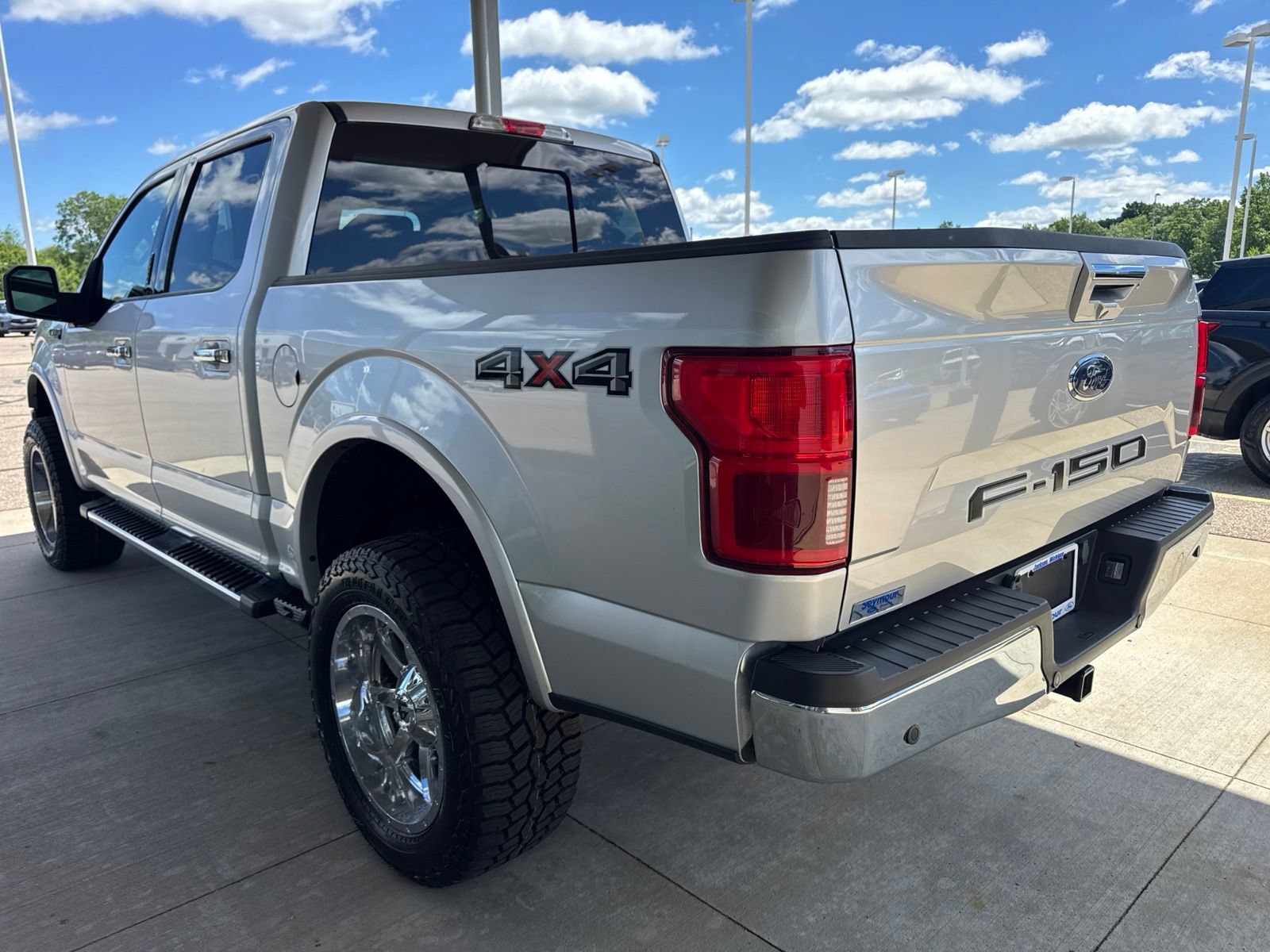 Used 2019 Ford F150 Lariat AWD/4WD image 4