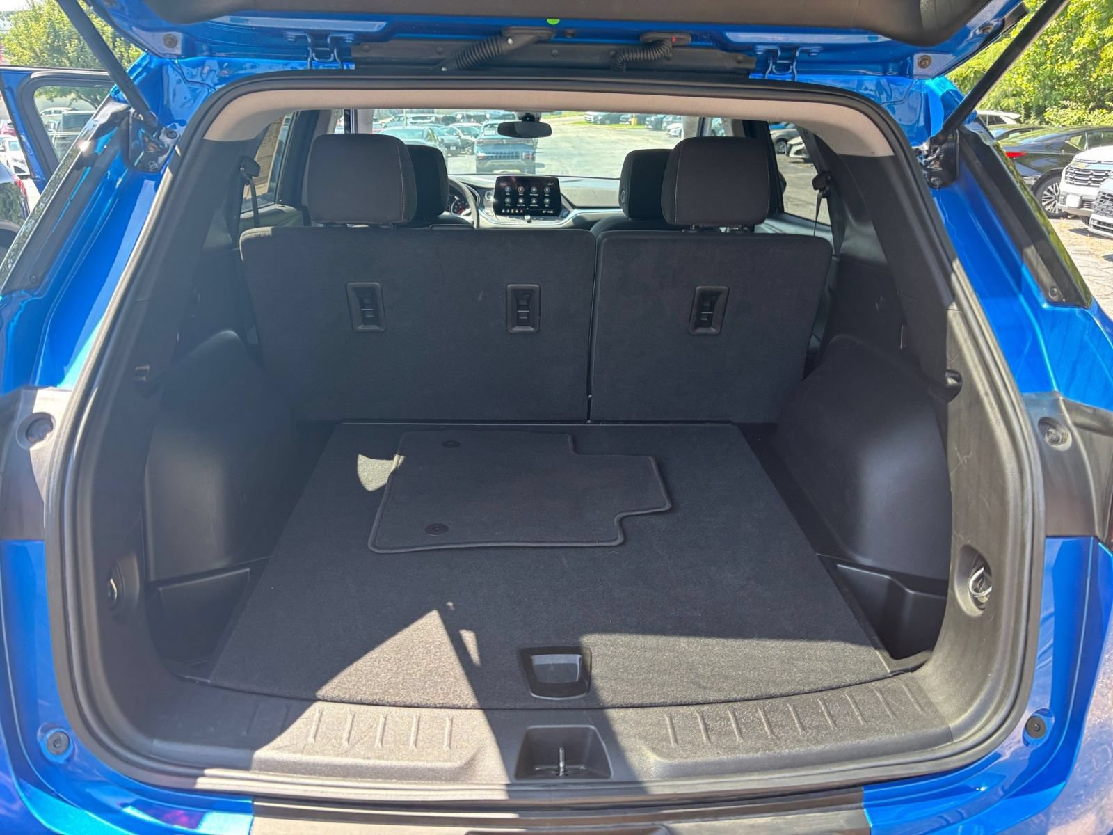 Used 2025 Chevrolet Blazer LT FWD image 25
