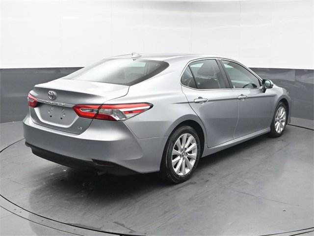 Used 2020 Toyota Camry LE image 5