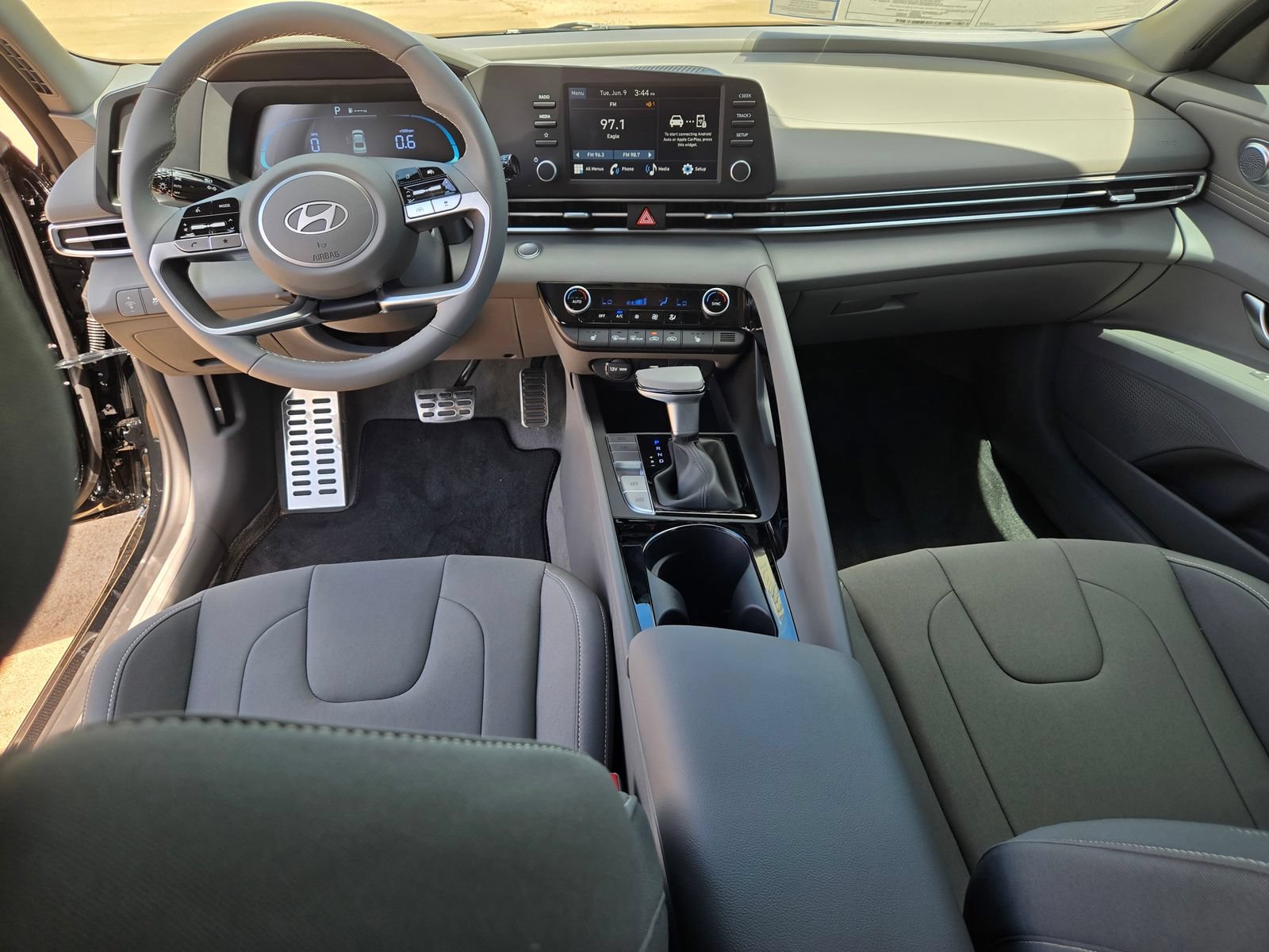 New 2026 Hyundai Elantra SEL Sport Premium FWD image 8