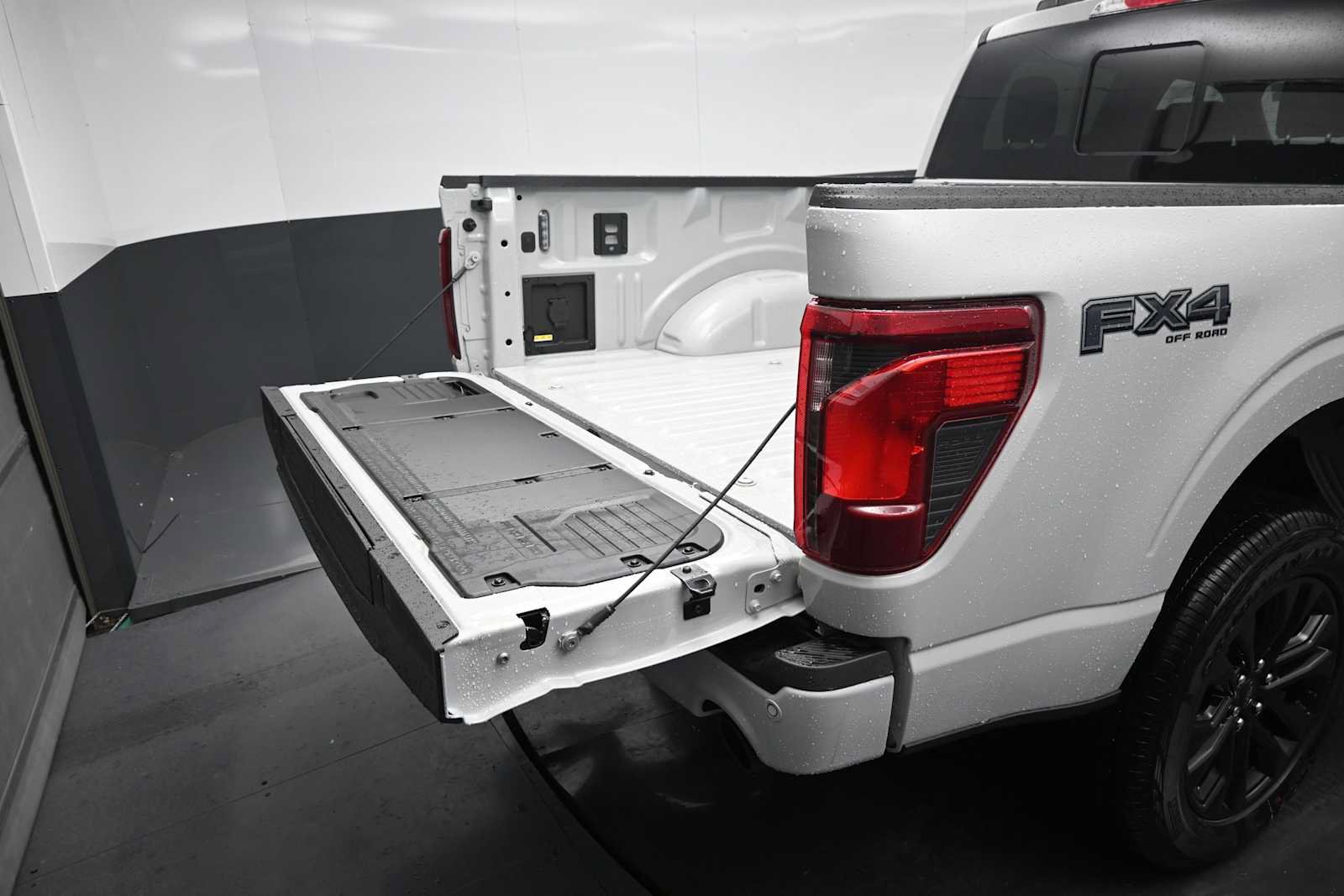 New 2026 Ford F150 XLT w/ Equipment Group 302A MID AWD/4WD image 20