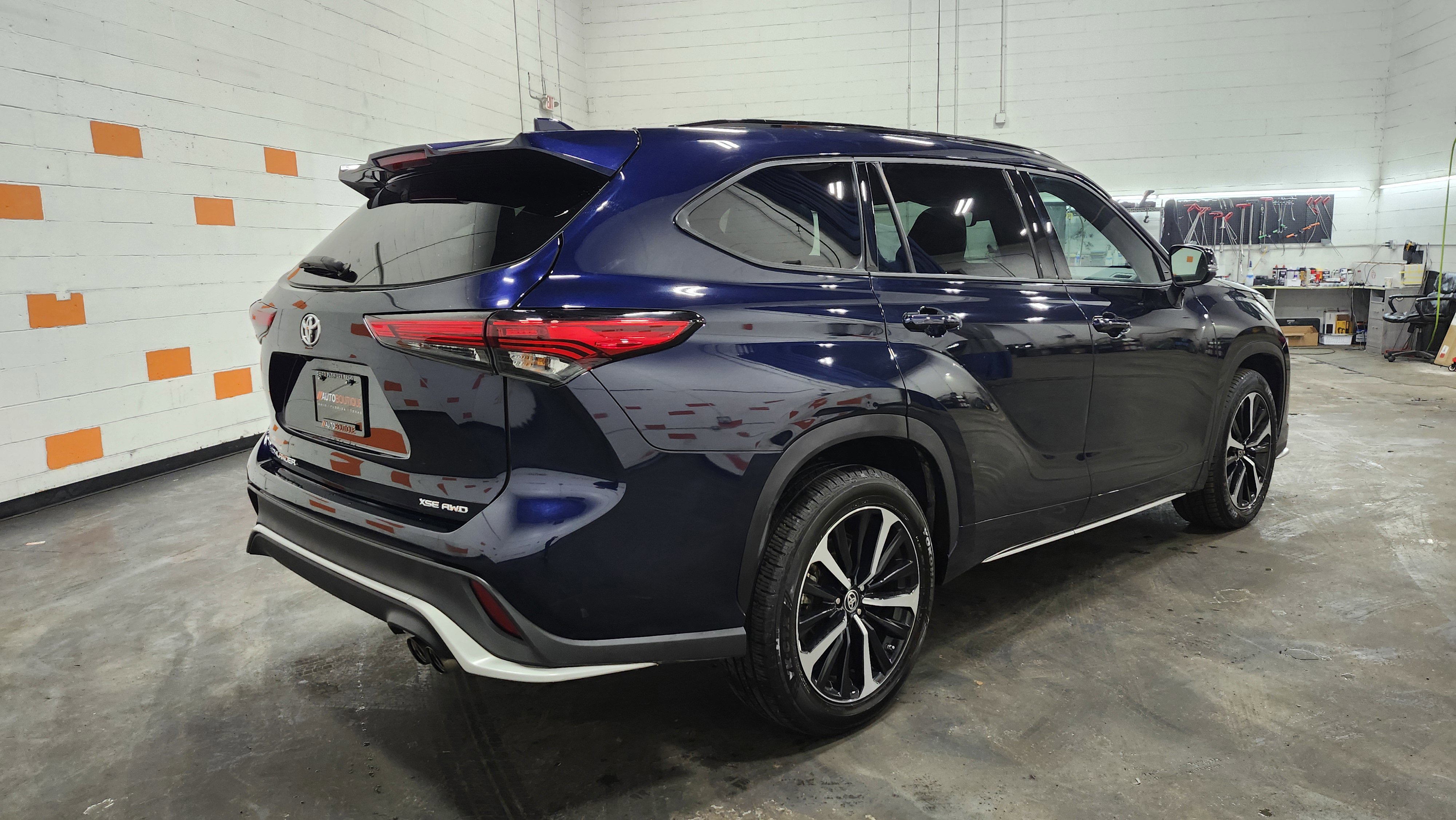 Used 2021 Toyota Highlander XSE image 18