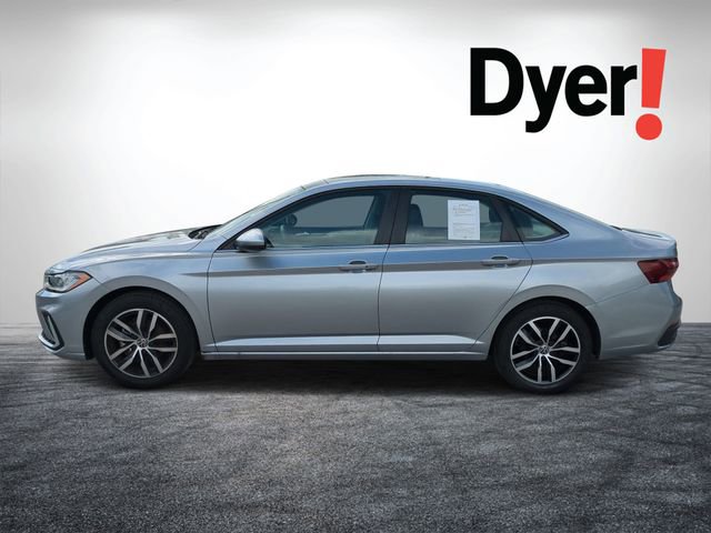 Used 2025 Volkswagen Jetta SE FWD image 7