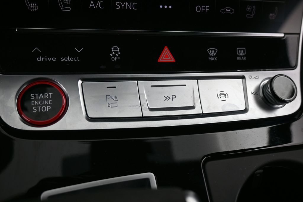 Used 2026 Audi RS Q8 performance AWD/4WD image 31